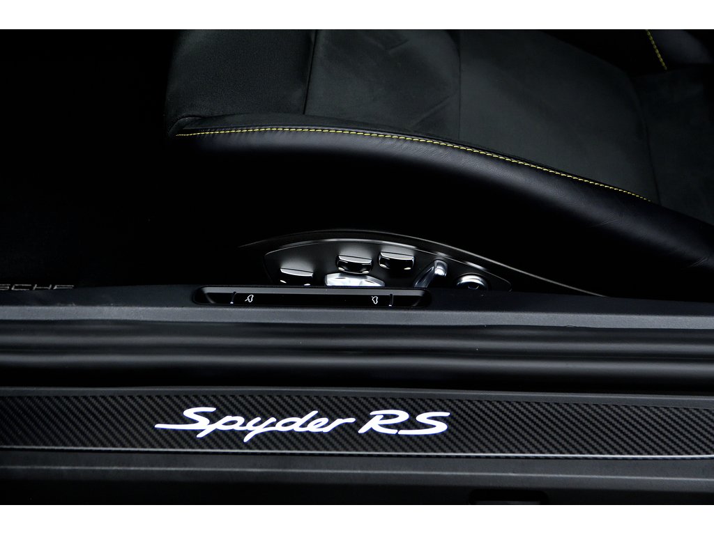 Porsche 718 Spyder Weissach Package / PCCBs / BOSE / 18 ways seats 2025 à Laval, Québec - 26 - w1024h768px