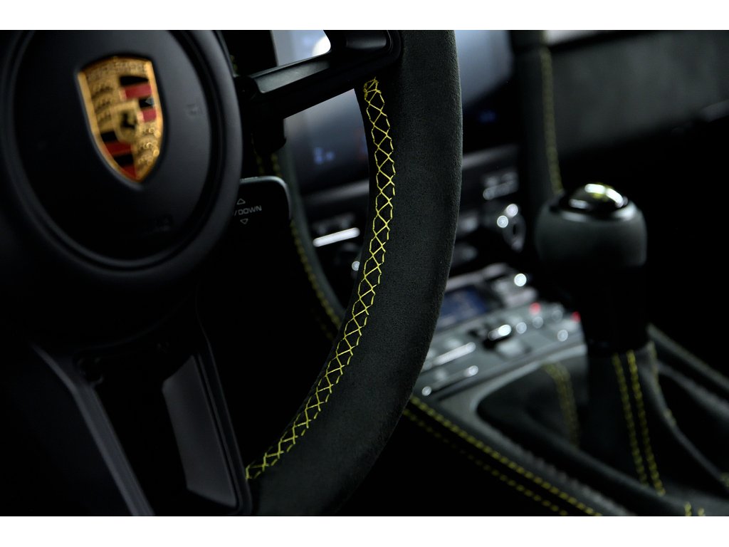 Porsche 718 Spyder Weissach Package / PCCBs / BOSE / 18 ways seats 2025 à Laval, Québec - 18 - w1024h768px