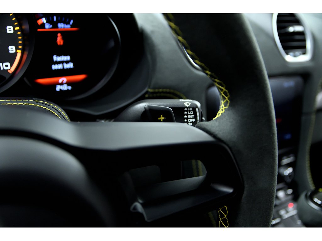 Porsche 718 Spyder Weissach Package / PCCBs / BOSE / 18 ways seats 2025 à Laval, Québec - 30 - w1024h768px