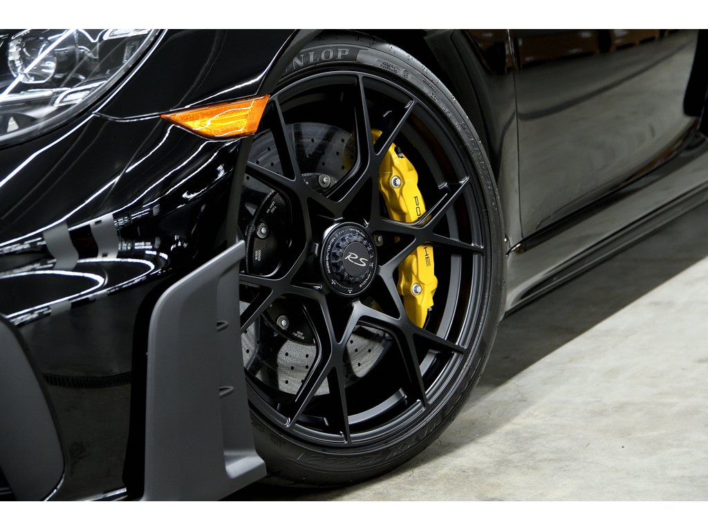 Porsche 718 Spyder Weissach Package / PCCBs / BOSE / 18 ways seats 2025 à Laval, Québec - 12 - w1024h768px