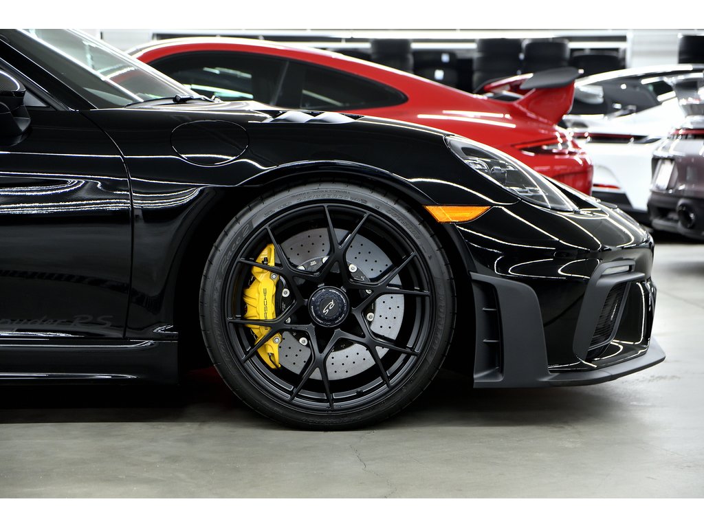 Porsche 718 Spyder Weissach Package / PCCBs / BOSE / 18 ways seats 2025 à Laval, Québec - 8 - w1024h768px