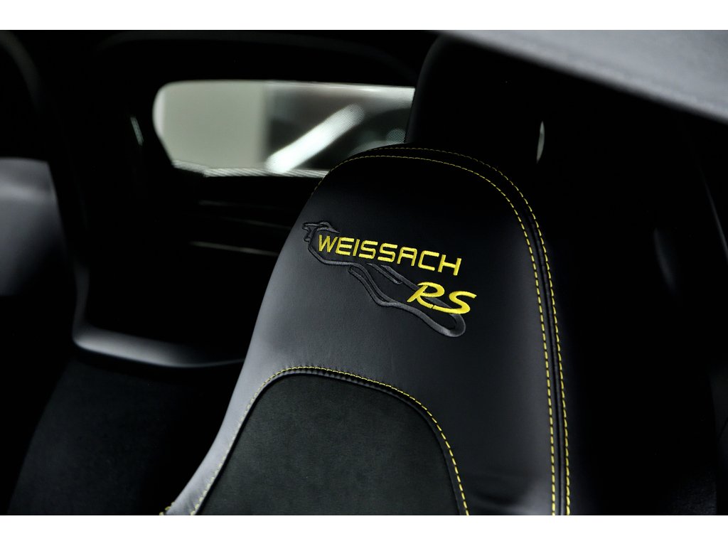 Porsche 718 Spyder Weissach Package / PCCBs / BOSE / 18 ways seats 2025 à Laval, Québec - 25 - w1024h768px
