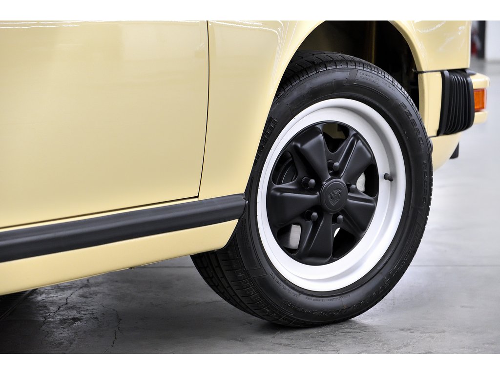 1981 Porsche 911 2dr Coupe / SC / 100% Restaured in Laval, Quebec - 18 - w1024h768px