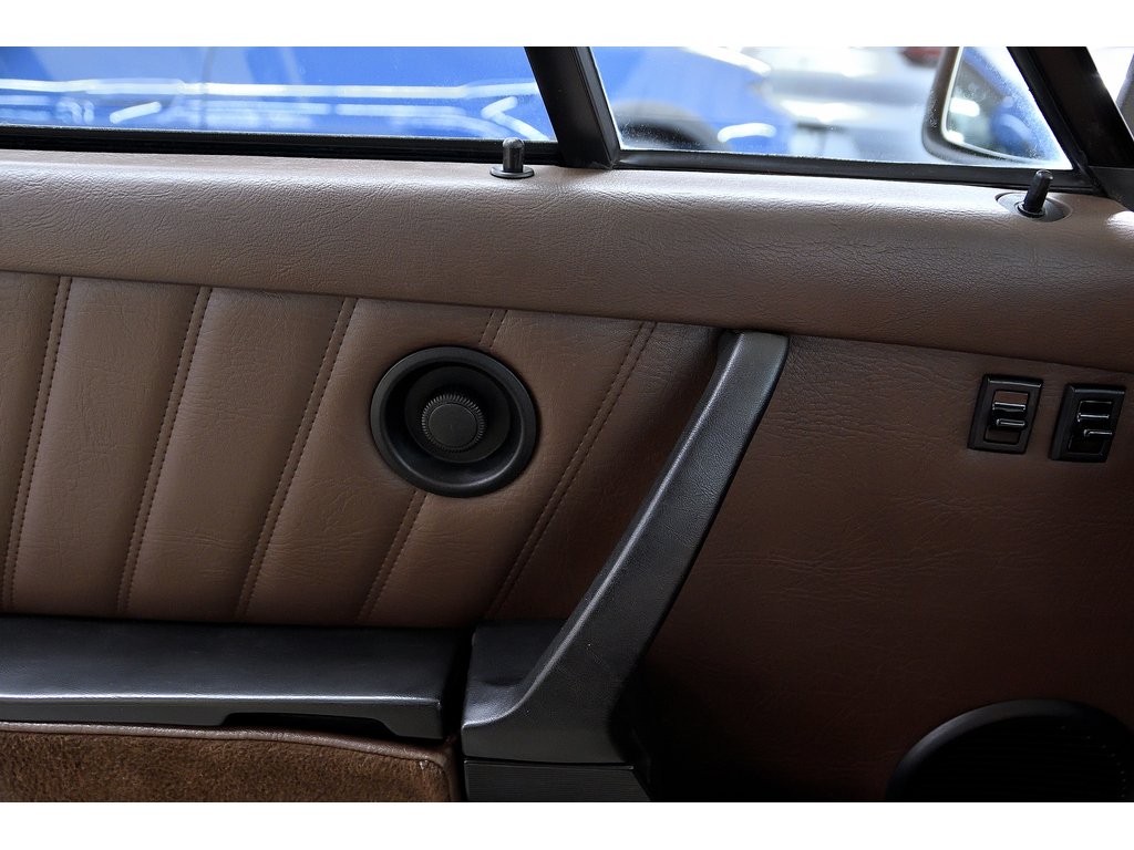 1981 Porsche 911 2dr Coupe / SC / 100% Restaured in Laval, Quebec - 54 - w1024h768px