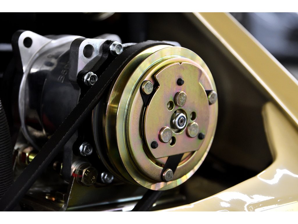 1981 Porsche 911 2dr Coupe / SC / 100% Restaured in Laval, Quebec - 87 - w1024h768px