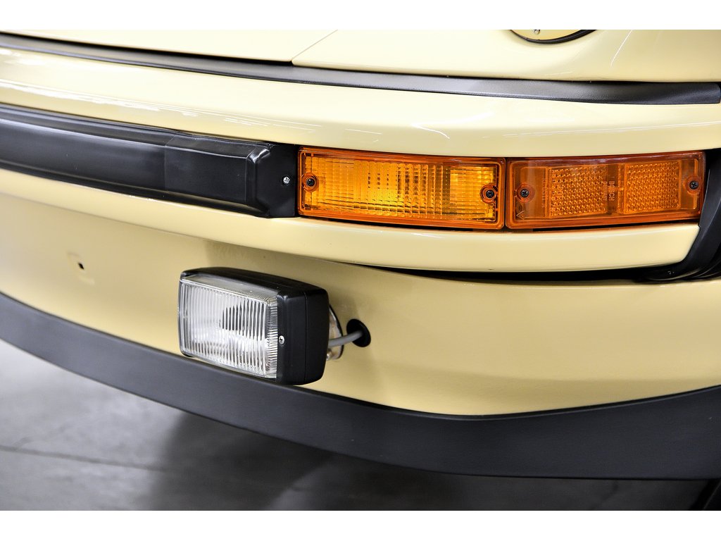 1981 Porsche 911 2dr Coupe / SC / 100% Restaured in Laval, Quebec - 11 - w1024h768px