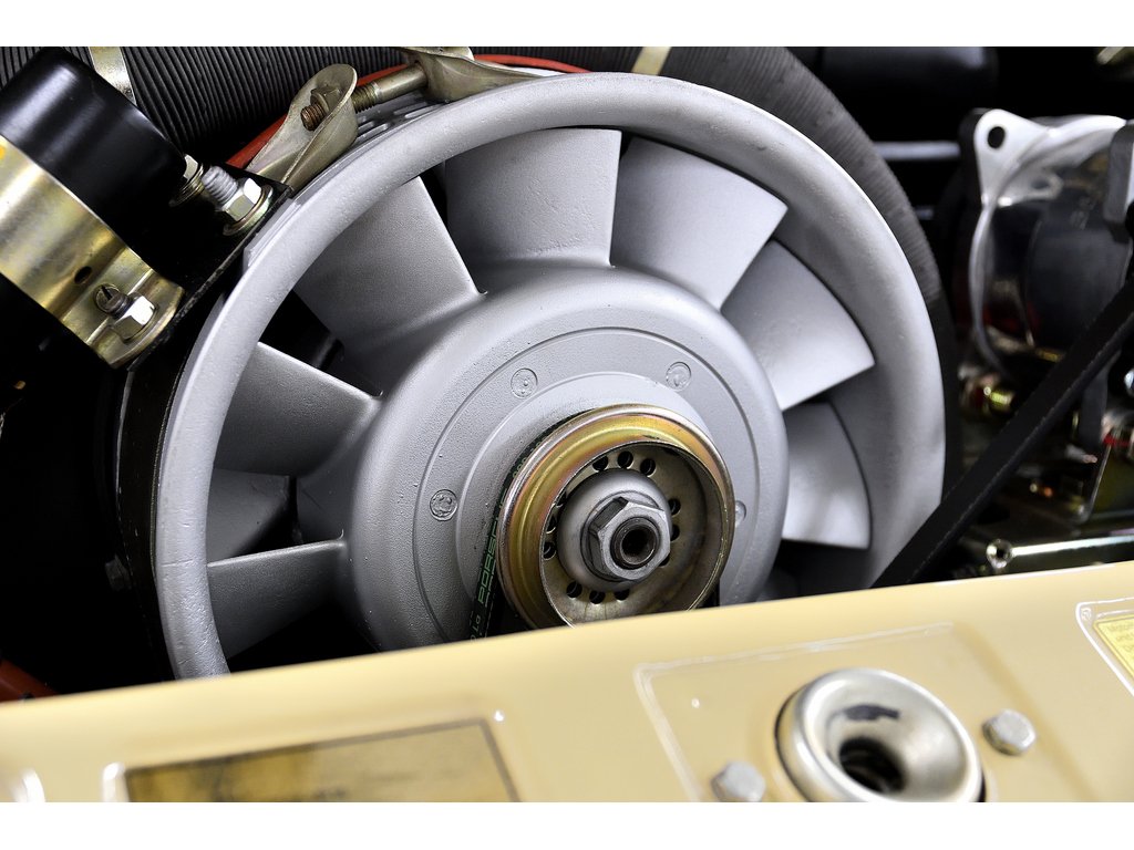 1981 Porsche 911 2dr Coupe / SC / 100% Restaured in Laval, Quebec - 86 - w1024h768px