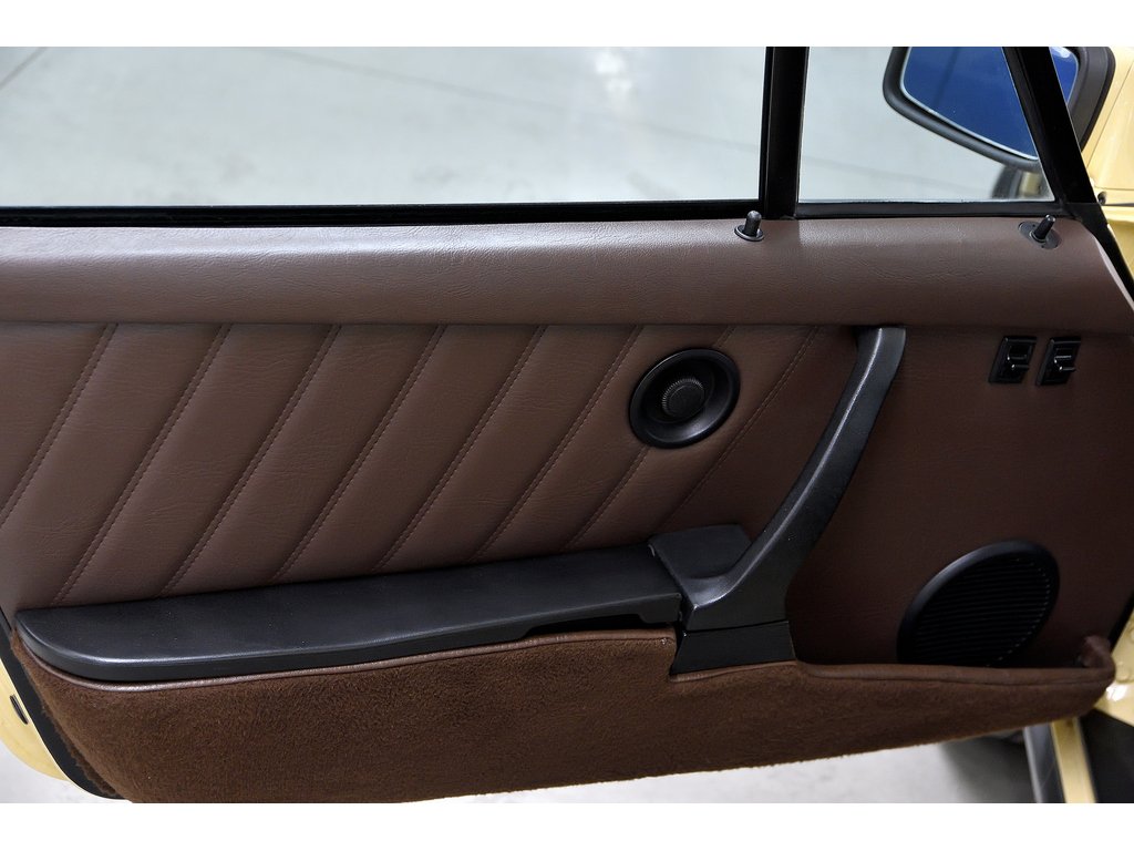 1981 Porsche 911 2dr Coupe / SC / 100% Restaured in Laval, Quebec - 57 - w1024h768px