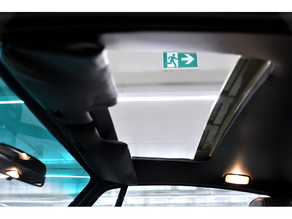 1981 Porsche 911 2dr Coupe / SC / 100% Restaured in Laval, Quebec - 97 - w1024h768px