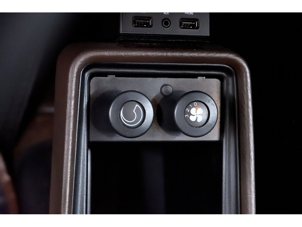 1981 Porsche 911 2dr Coupe / SC / 100% Restaured in Laval, Quebec - 49 - w1024h768px