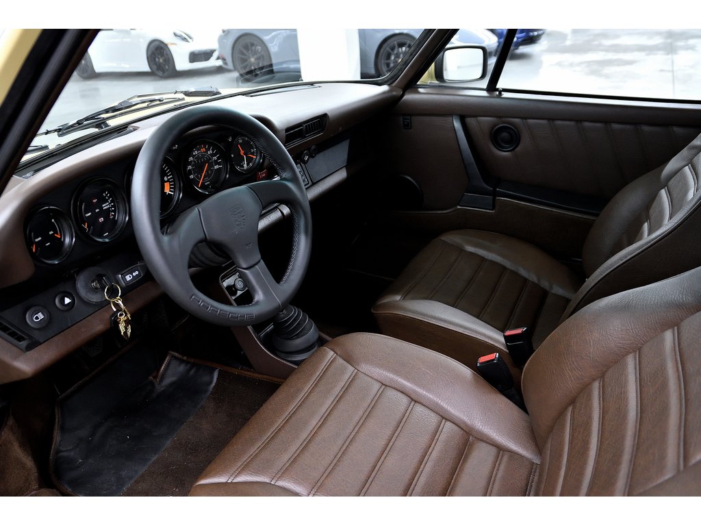 1981 Porsche 911 2dr Coupe / SC / 100% Restaured in Laval, Quebec - 40 - w1024h768px