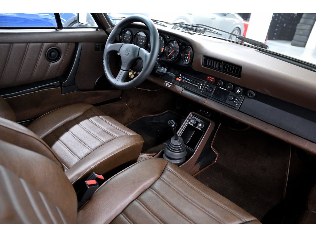1981 Porsche 911 2dr Coupe / SC / 100% Restaured in Laval, Quebec - 60 - w1024h768px