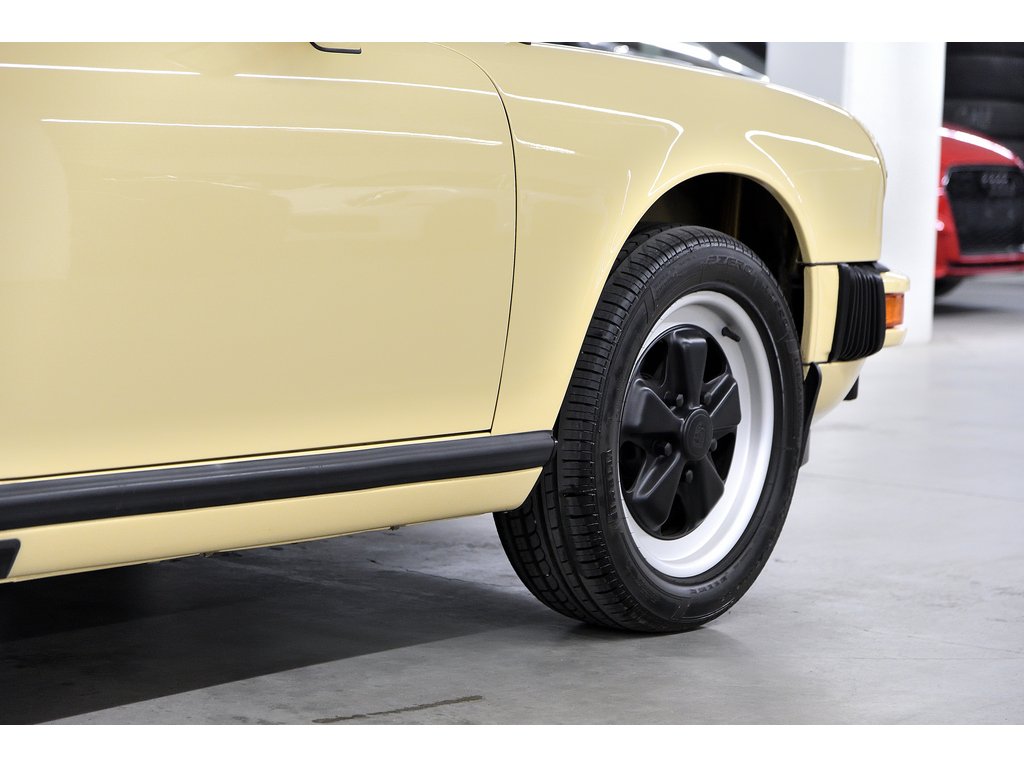 1981 Porsche 911 2dr Coupe / SC / 100% Restaured in Laval, Quebec - 33 - w1024h768px