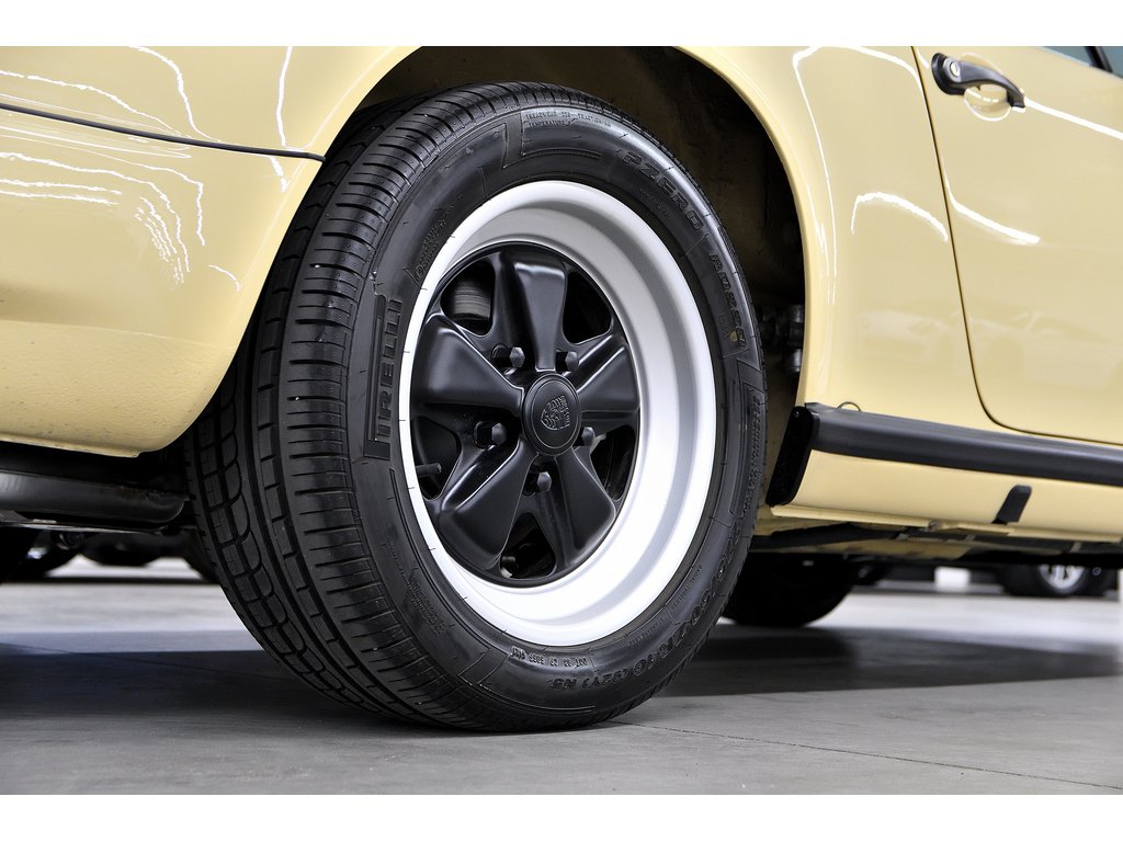 1981 Porsche 911 2dr Coupe / SC / 100% Restaured in Laval, Quebec - 72 - w1024h768px