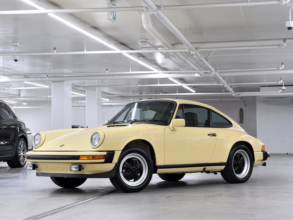 1981 Porsche 911 2dr Coupe / SC / 100% Restaured in Laval, Quebec - 2 - w1024h768px