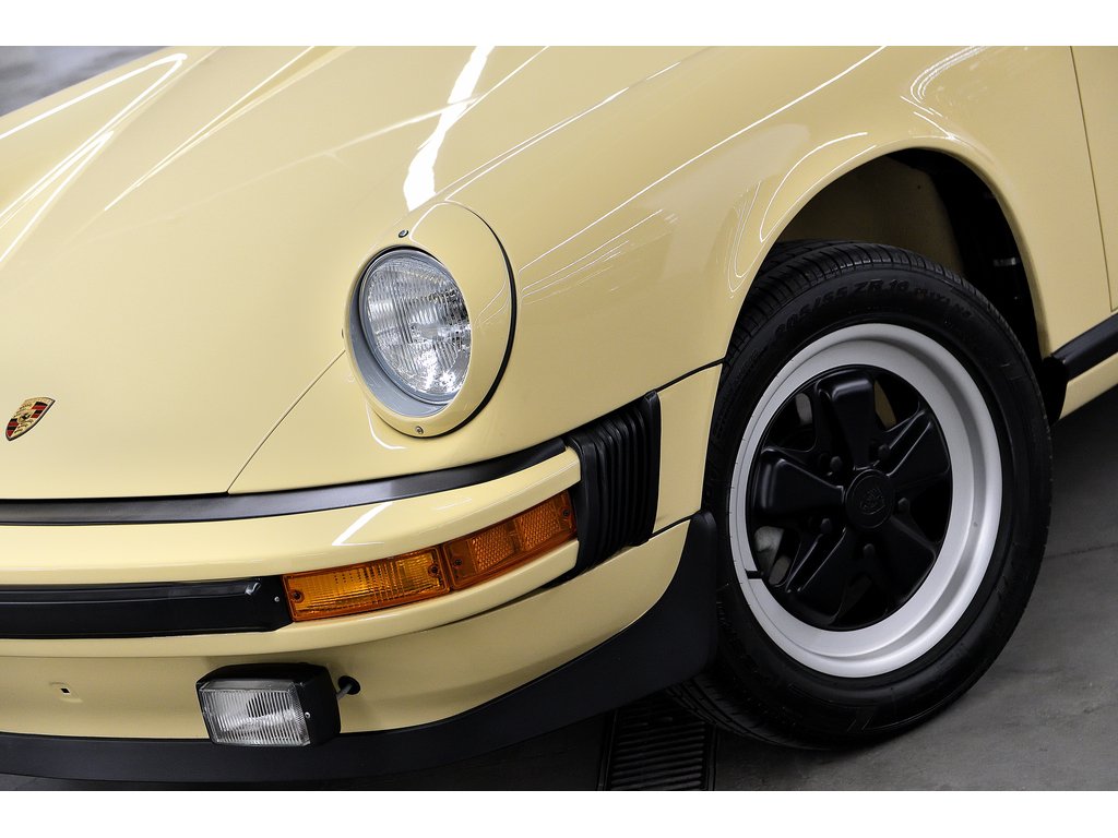 1981 Porsche 911 2dr Coupe / SC / 100% Restaured in Laval, Quebec - 6 - w1024h768px