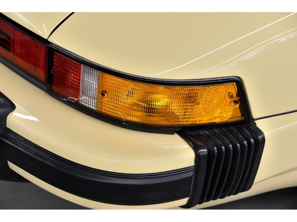 1981 Porsche 911 2dr Coupe / SC / 100% Restaured in Laval, Quebec - 74 - w1024h768px