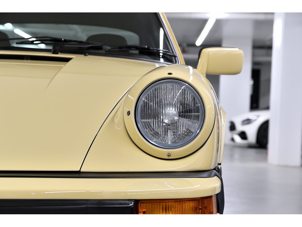 1981 Porsche 911 2dr Coupe / SC / 100% Restaured in Laval, Quebec - 22 - w1024h768px