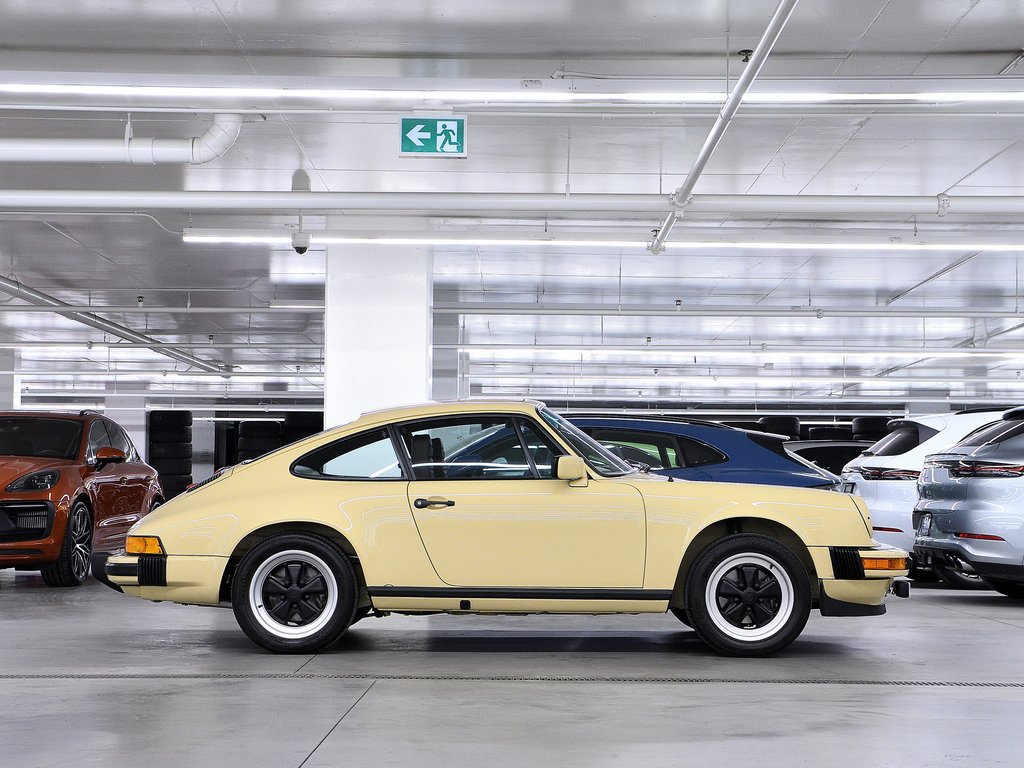 1981 Porsche 911 2dr Coupe / SC / 100% Restaured in Laval, Quebec - 26 - w1024h768px