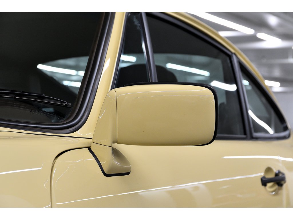 1981 Porsche 911 2dr Coupe / SC / 100% Restaured in Laval, Quebec - 24 - w1024h768px