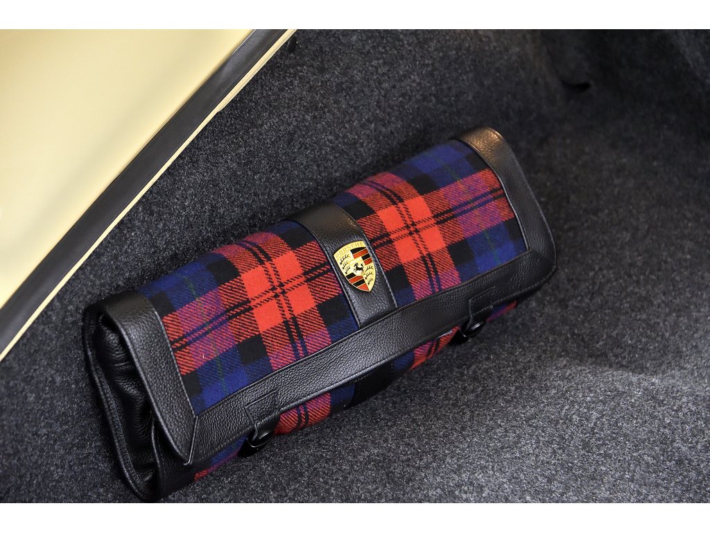 1981 Porsche 911 2dr Coupe / SC / 100% Restaured in Laval, Quebec - 81 - w1024h768px