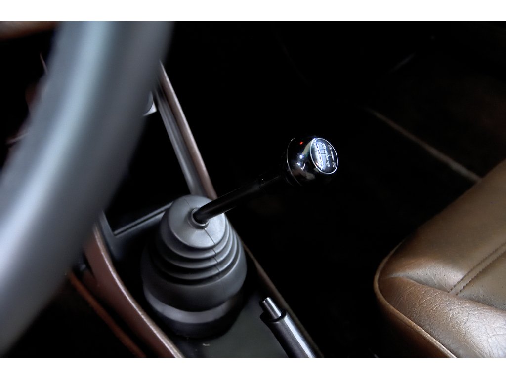 1981 Porsche 911 2dr Coupe / SC / 100% Restaured in Laval, Quebec - 48 - w1024h768px