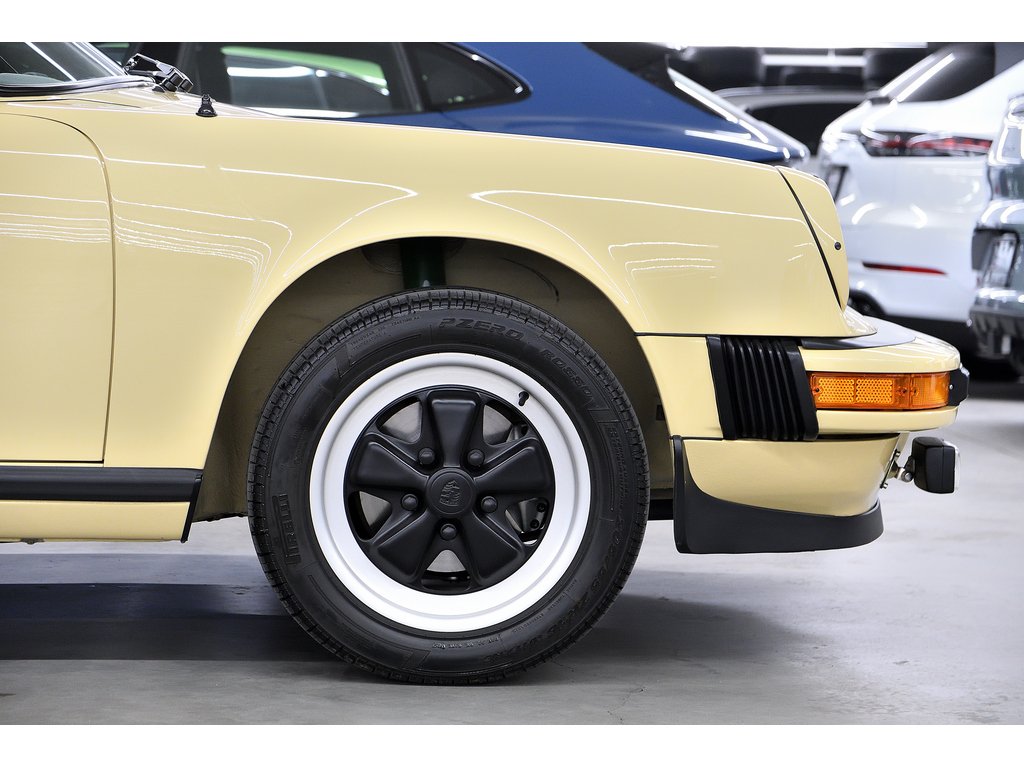 1981 Porsche 911 2dr Coupe / SC / 100% Restaured in Laval, Quebec - 28 - w1024h768px