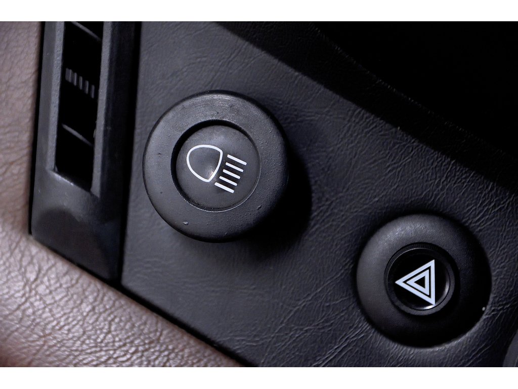 1981 Porsche 911 2dr Coupe / SC / 100% Restaured in Laval, Quebec - 45 - w1024h768px