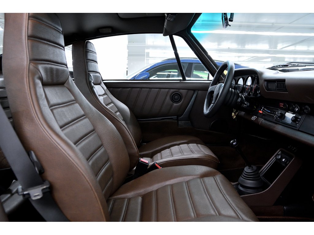 1981 Porsche 911 2dr Coupe / SC / 100% Restaured in Laval, Quebec - 61 - w1024h768px