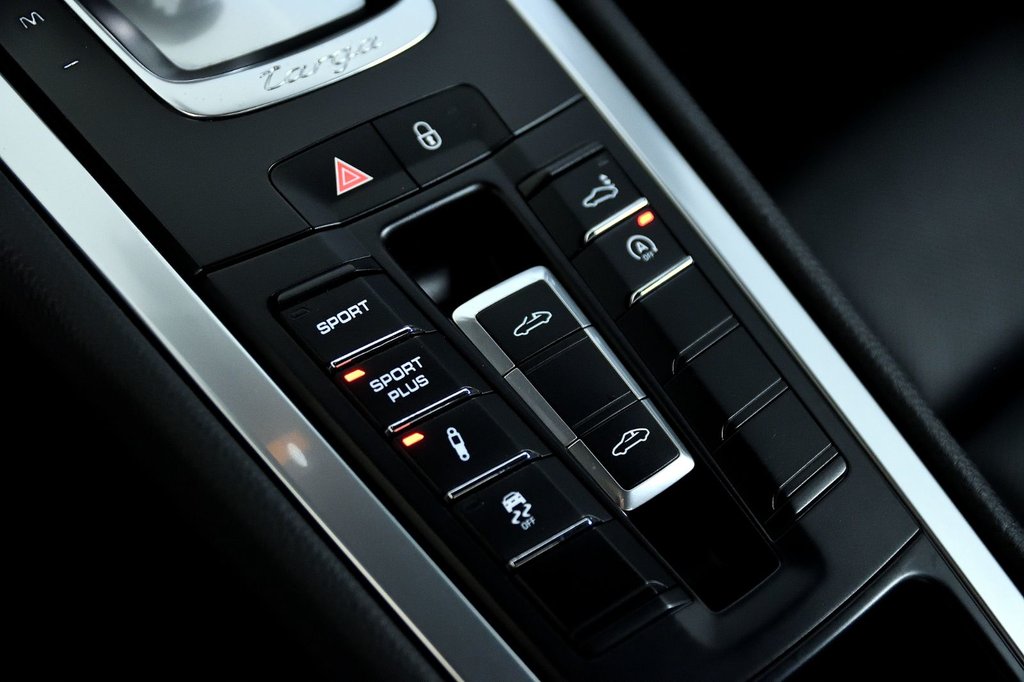 2014 Porsche 911 Targa 4S in Laval, Quebec - 24 - w1024h768px