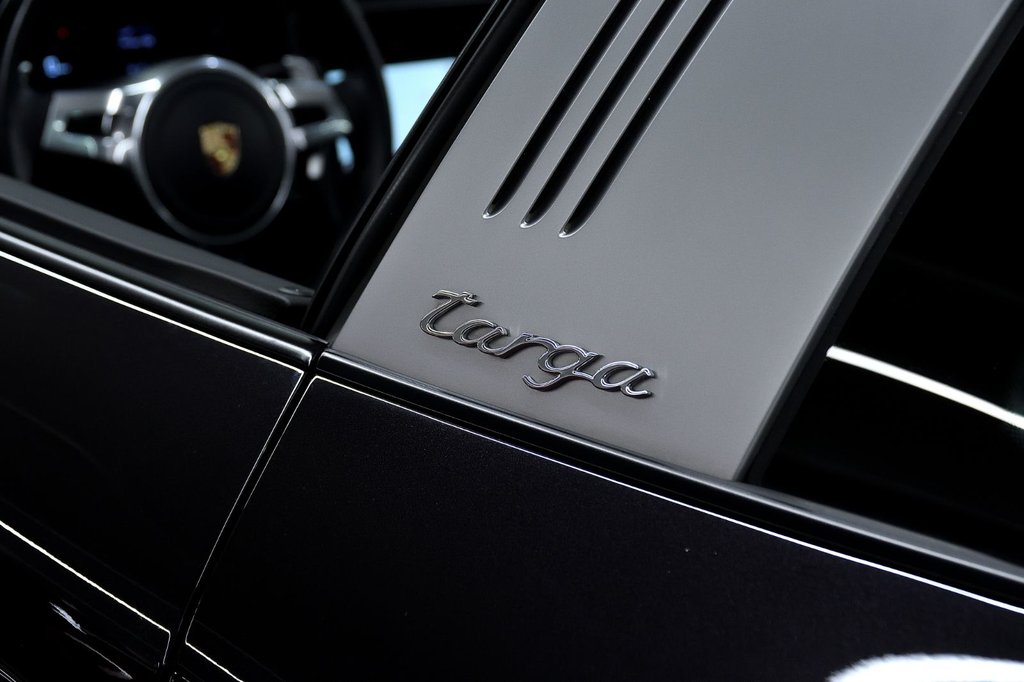 2014 Porsche 911 Targa 4S in Laval, Quebec - 32 - w1024h768px