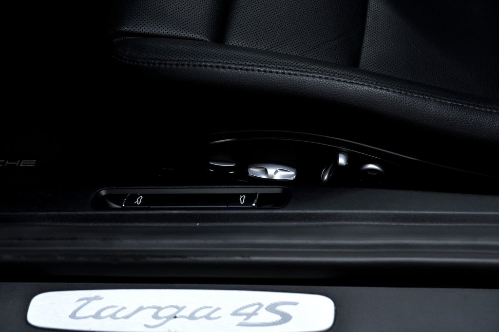 2014 Porsche 911 Targa 4S in Laval, Quebec - 25 - w1024h768px