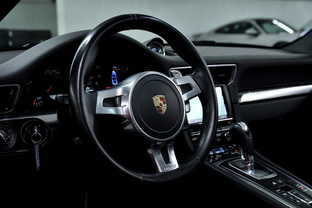 2014 Porsche 911 Targa 4S in Laval, Quebec - 14 - w1024h768px