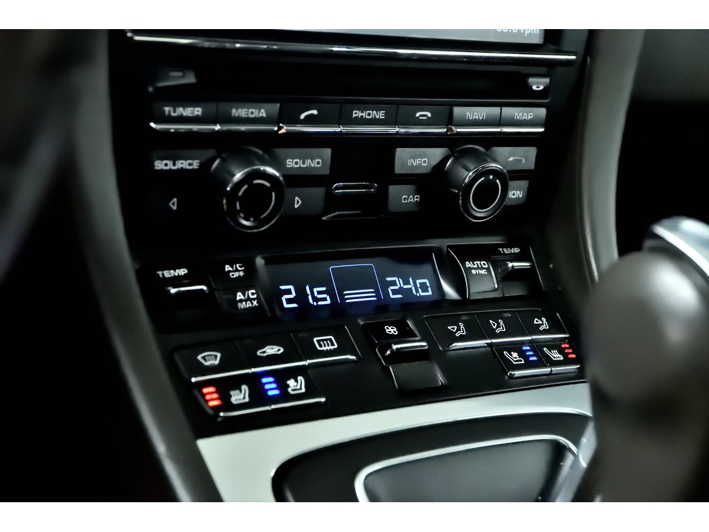 2016 Porsche 911 2dr Cpe Carrera 4 / Premium Package Plus / ACC in Laval, Quebec - 28 - w1024h768px