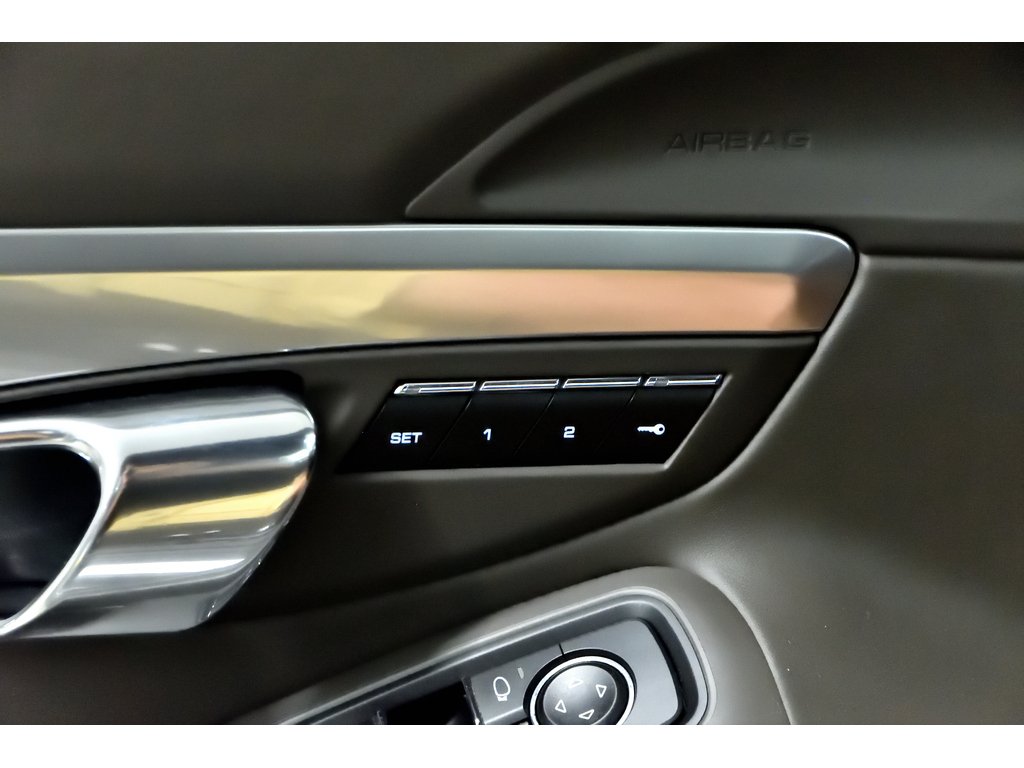 2016 Porsche 911 2dr Cpe Carrera 4 / Premium Package Plus / ACC in Laval, Quebec - 30 - w1024h768px