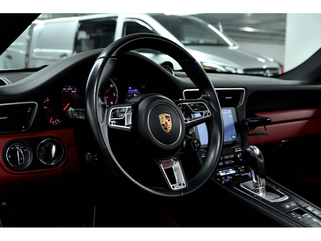 2017 Porsche 911 2dr Cabriolet Turbo / PCCBs / Burmester High End in Laval, Quebec - 13 - w1024h768px