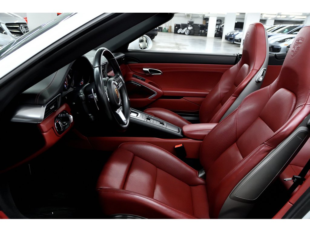 Porsche 911 2dr Cabriolet Turbo / PCCBs / Burmester High End 2017 à Laval, Québec - 15 - w1024h768px