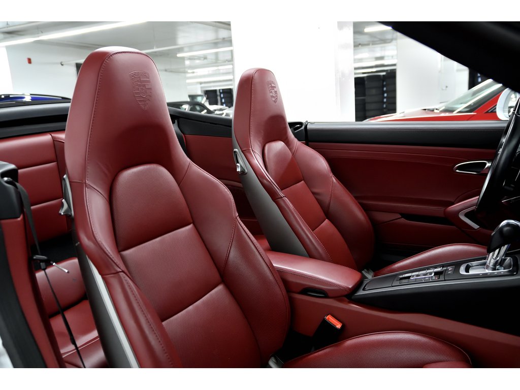2017 Porsche 911 2dr Cabriolet Turbo / PCCBs / Burmester High End in Laval, Quebec - 36 - w1024h768px