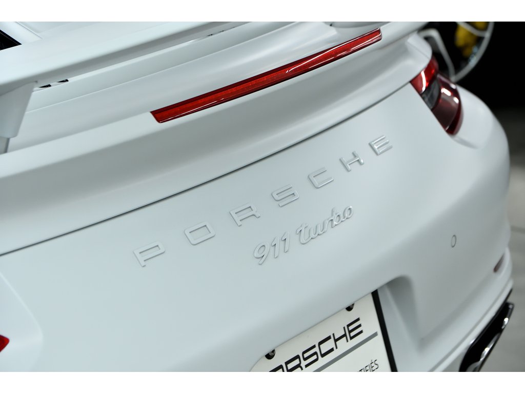 2017 Porsche 911 2dr Cabriolet Turbo / PCCBs / Burmester High End in Laval, Quebec - 38 - w1024h768px