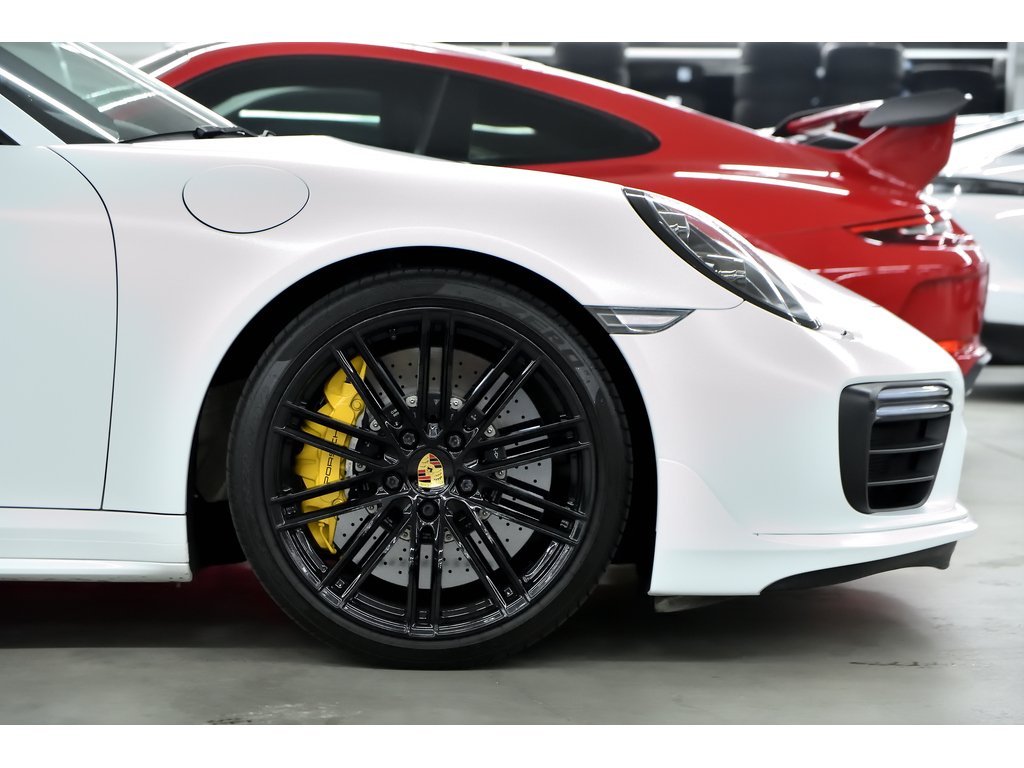 2017 Porsche 911 2dr Cabriolet Turbo / PCCBs / Burmester High End in Laval, Quebec - 8 - w1024h768px