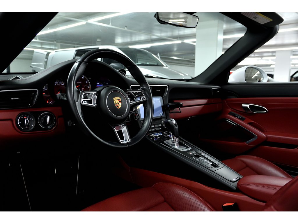 2017 Porsche 911 2dr Cabriolet Turbo / PCCBs / Burmester High End in Laval, Quebec - 14 - w1024h768px