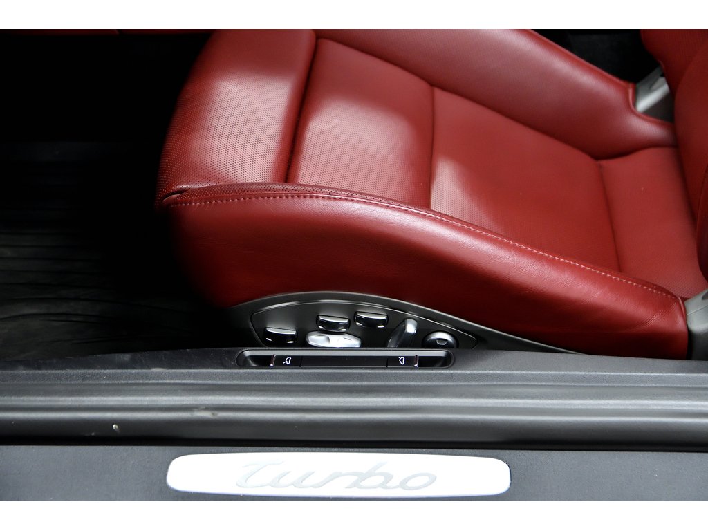 2017 Porsche 911 2dr Cabriolet Turbo / PCCBs / Burmester High End in Laval, Quebec - 32 - w1024h768px