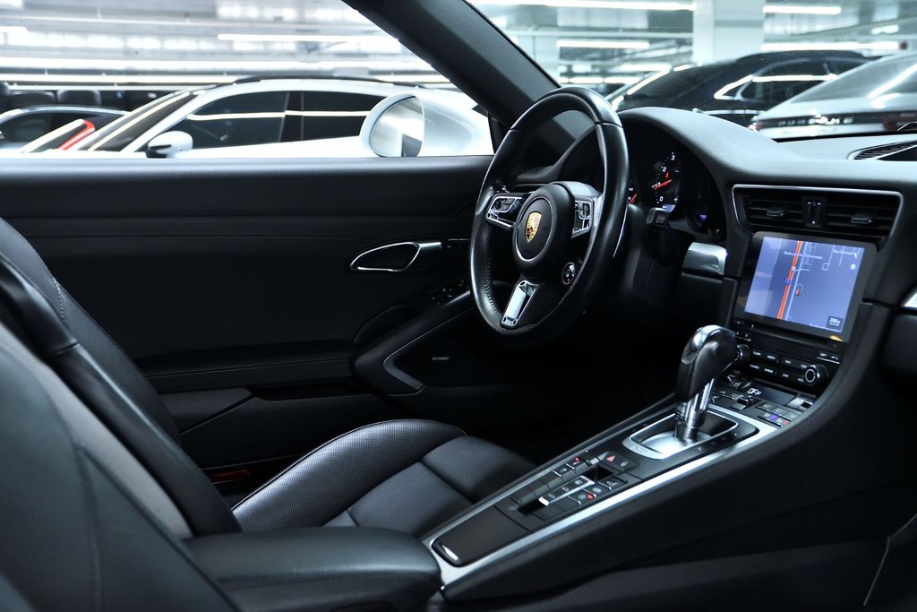 2017 Porsche 911 Carrera 4S in Laval, Quebec - 34 - w1024h768px