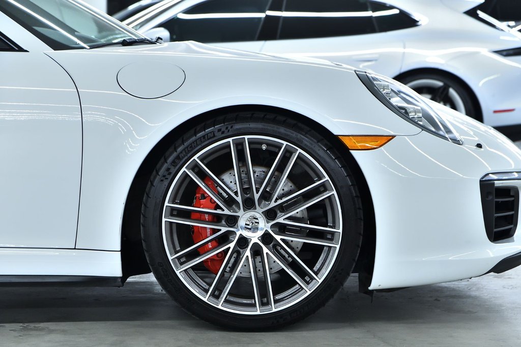 2017 Porsche 911 Carrera 4S in Laval, Quebec - 9 - w1024h768px