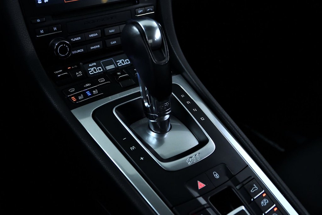 2017 Porsche 911 Carrera 4S in Laval, Quebec - 27 - w1024h768px