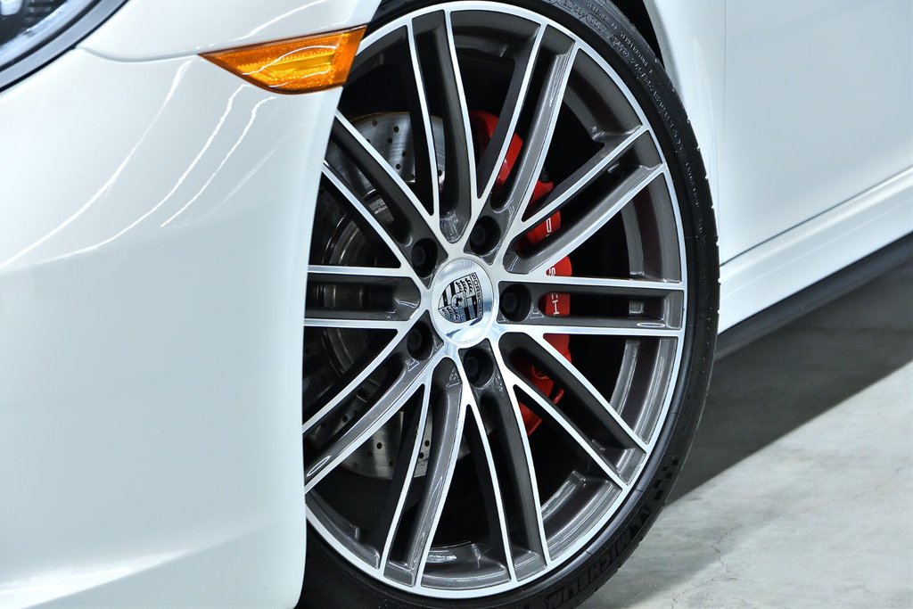 2017 Porsche 911 Carrera 4S in Laval, Quebec - 8 - w1024h768px