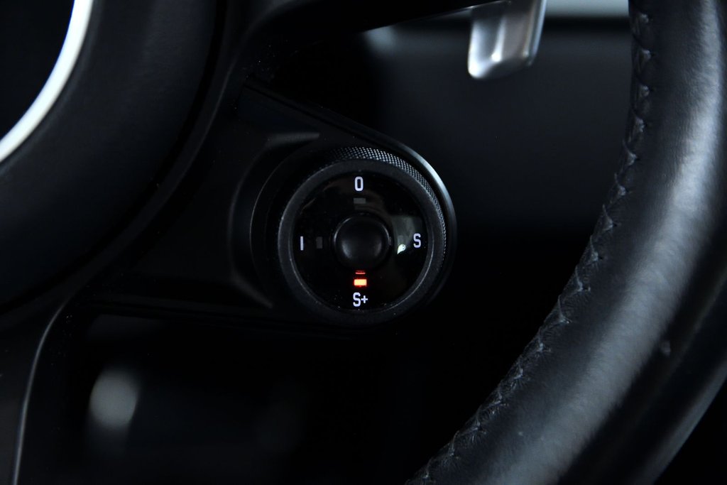 2017 Porsche 911 Carrera 4S in Laval, Quebec - 21 - w1024h768px