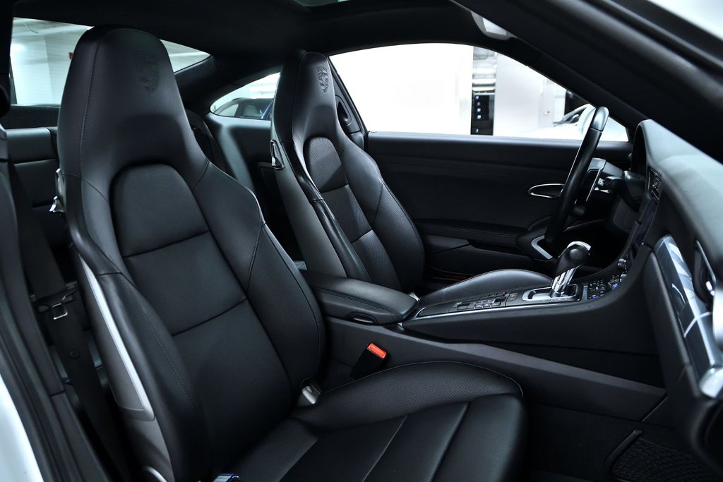 2017 Porsche 911 Carrera 4S in Laval, Quebec - 37 - w1024h768px
