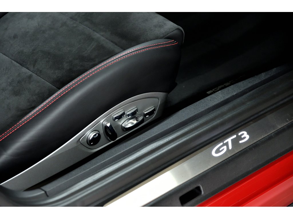 Porsche 911 GT3 Coupe / PDK / PCCBs / AXLE LIFT / BOSE 2018 à Laval, Québec - 37 - w1024h768px