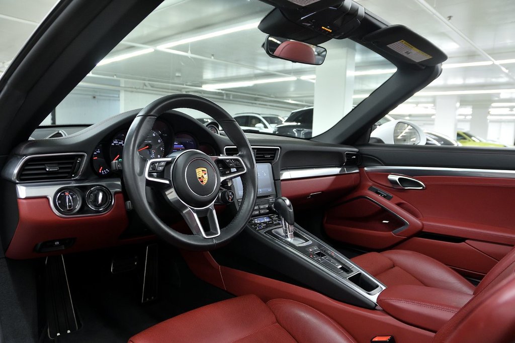 Porsche 911 Carrera S 2018 à Laval, Québec - 16 - w1024h768px